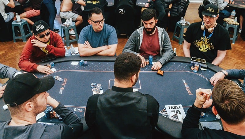Poker và những quy luật chơi bất cứ người chơi nào cũng phải biết?