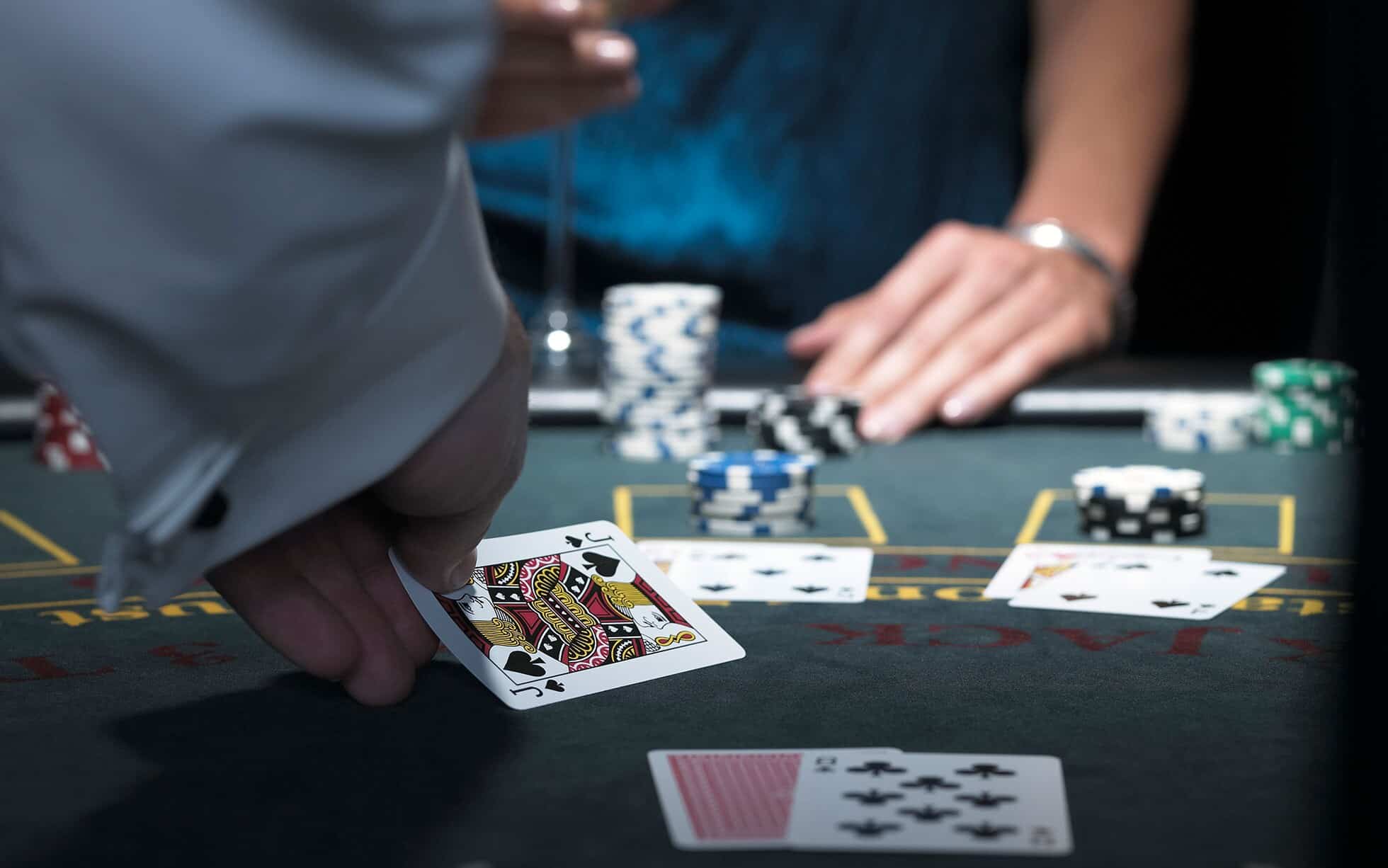 Blackjack – game bài được rất đông đảo bài thủ yêu thích